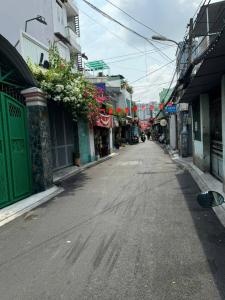 Cực hiếm - nhỉnh 3 tỷ - hẻm xe hơi tránh - ngay Lê Văn Lương - phù hợp vừa ở vừa kinh doanh