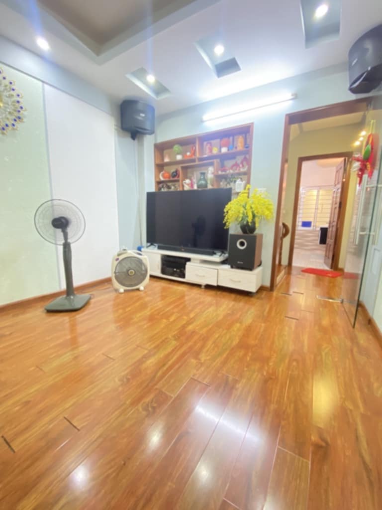 CẦU GIẤY - 20M RA OTO ĐỖ  - NHÀ ĐẸP FULL ĐỒ NỘI THẤT - GẦN PHỐ CHỈ NHỈNH 8 TỶ  - CÓ SỔ