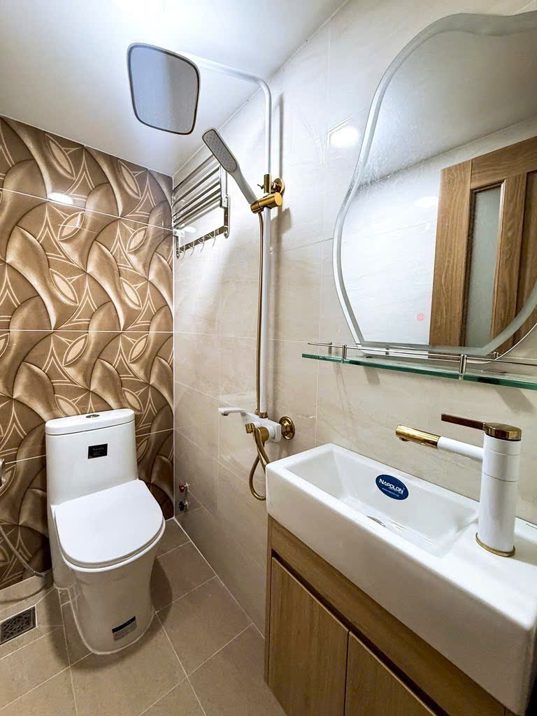 Bán nhà hiếm tại Lê Văn Sỹ Q3, nội thất cao cấp , 3 tầng 2PN 3WC, 60m2 sử dụng