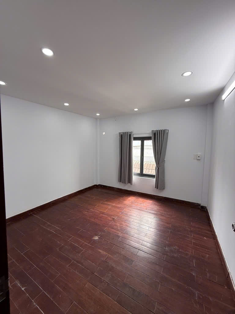 SIÊU PHẨM 2 MT - NGUYỄN PHÚC CHU - 42M2 - 4PN - CHƯA TỚI 5 TỶ