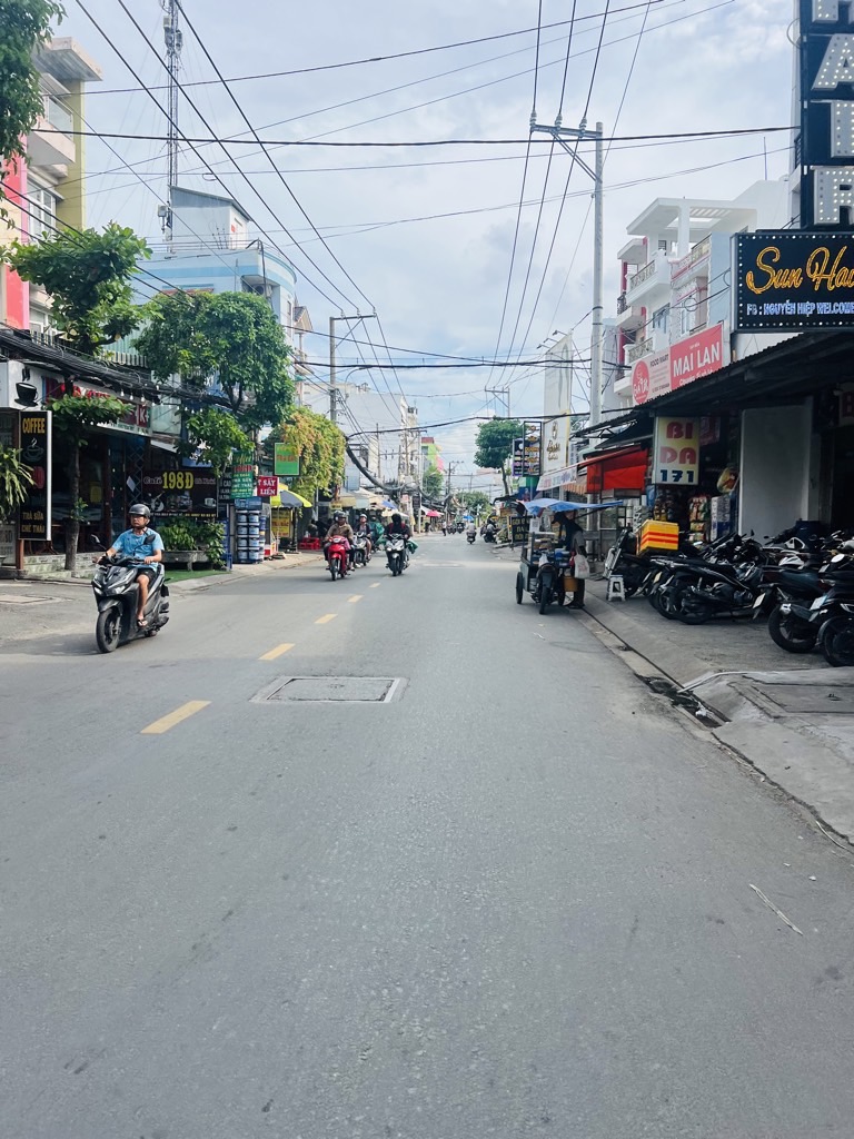 Bán nhà mặt tiền đường Gò Xoài, Bình Tân giá nhỉnh 4,7 tỷ