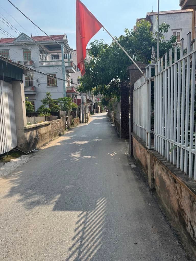 Bán đất tặng nhà Vân Nội 32m2, nhỉnh 2 tỷ đường ô tô vào tận nhà