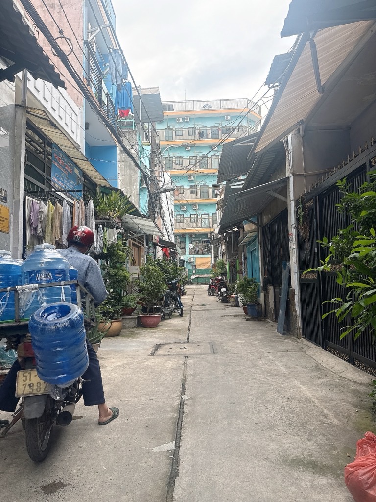 NHÀ GIÁ TỐT LÊ VĂN QUỚI - HẺM THÔNG TỨ TUNG - NHỈNH 4 TỶ