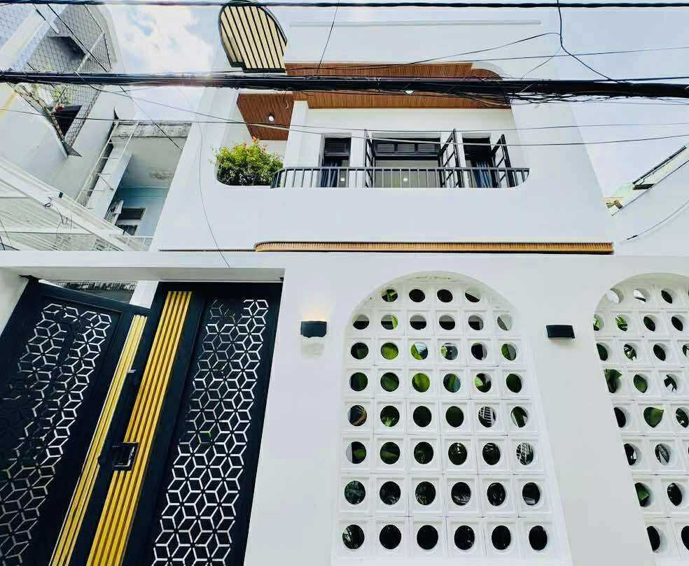 Cần bán nhà, đường xe hơi
