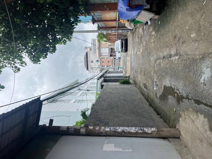 Bán nhà chỗ đậu ô tô