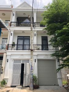 Cần bán nhà tiện ích làm dịch vụ