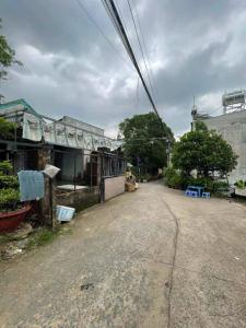 Nhà gần vòng xoay Phú Hữu