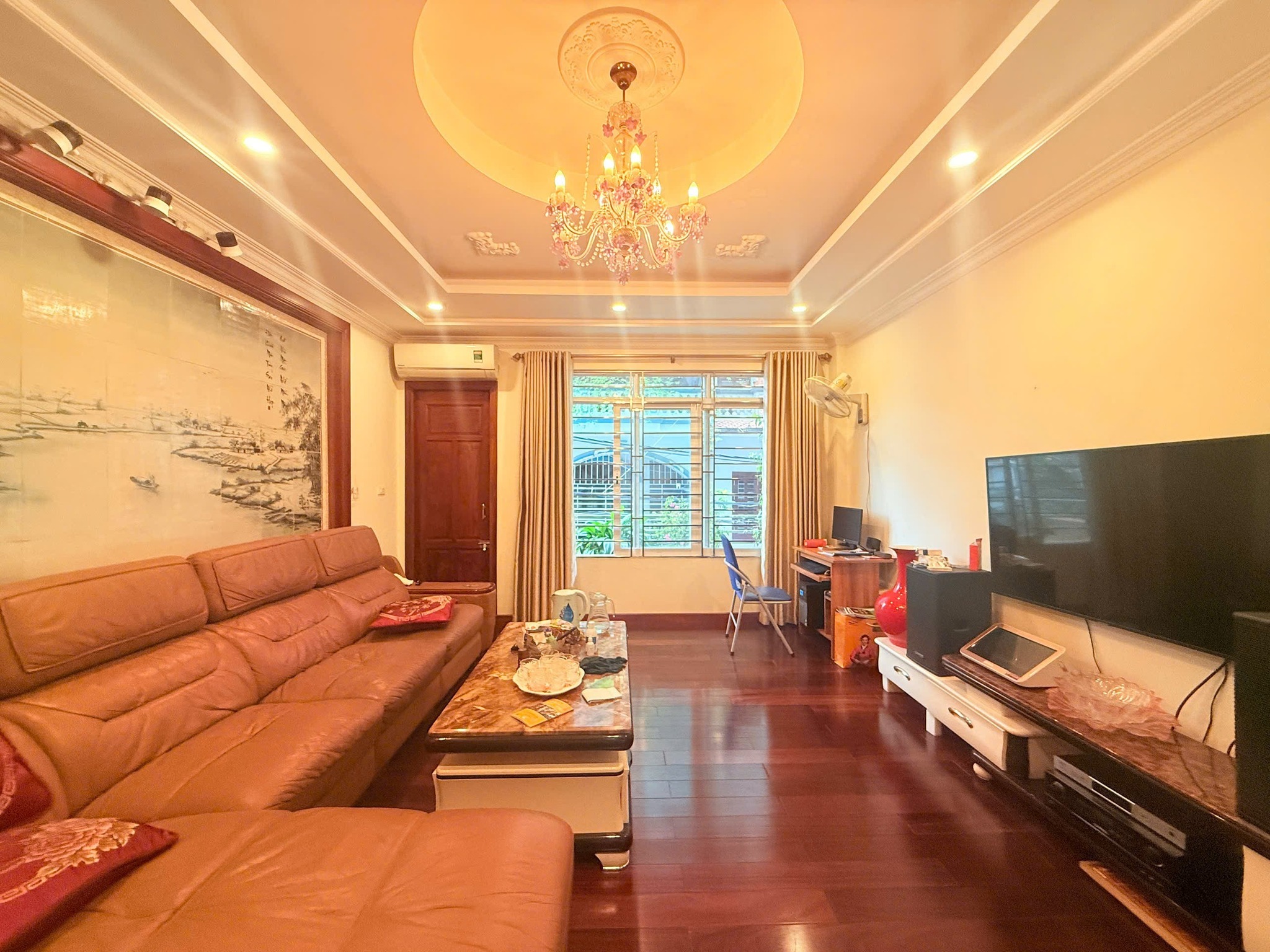 CỰC HIẾM TRUNG TÂM CẦU GIẤY 7 TẦNG THANG MÁY- KINH DOANH- Ô TÔ TRÁNH