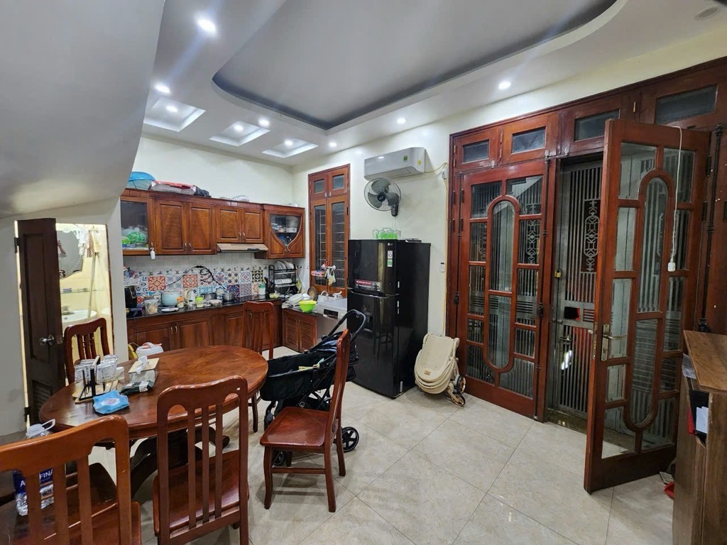TRUNG TÂM ĐỐNG ĐA - NGÕ RỘNG GẦN 3M - CÁCH OTO 40M - NGÕ THÔNG - 5Tầng -  7.1 Tỷ