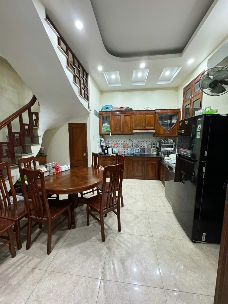 TRUNG TÂM ĐỐNG ĐA - NGÕ RỘNG GẦN 3M - CÁCH OTO 40M - NGÕ THÔNG - 5Tầng -  7.1 Tỷ