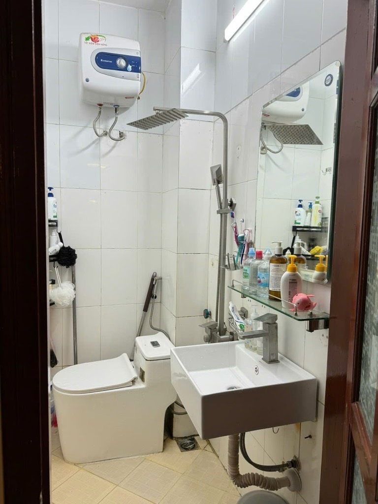 TRUNG TÂM ĐỐNG ĐA - NGÕ RỘNG GẦN 3M - CÁCH OTO 40M - NGÕ THÔNG - 5Tầng -  7.1 Tỷ