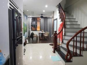 Oto đỗ - 3 bước chân ra phố - nhà 5 tầng khung cột ở luôn