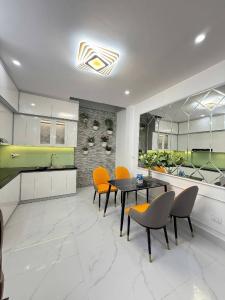 Nhà đẹp - diện tích rộng - ngõ thoáng
