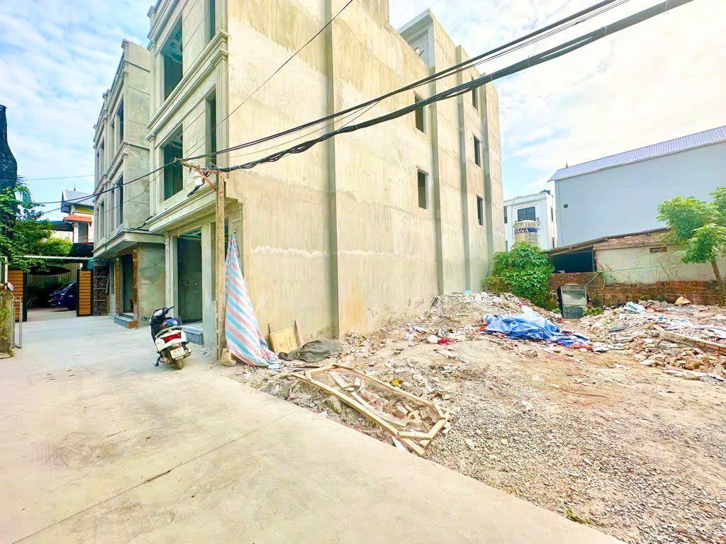 bán nhà phụng châu