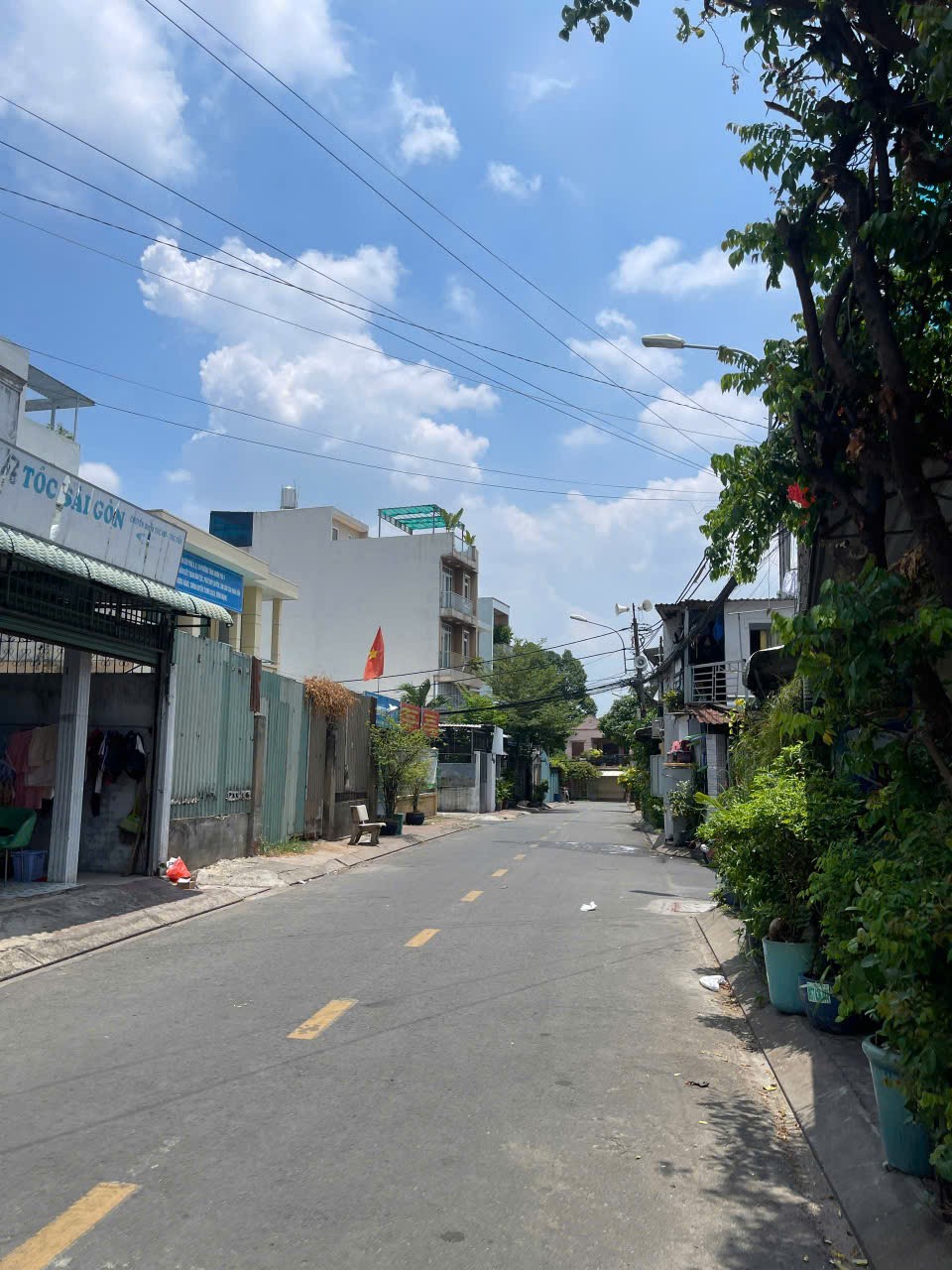 Nhà Hai Mặt Tiền
