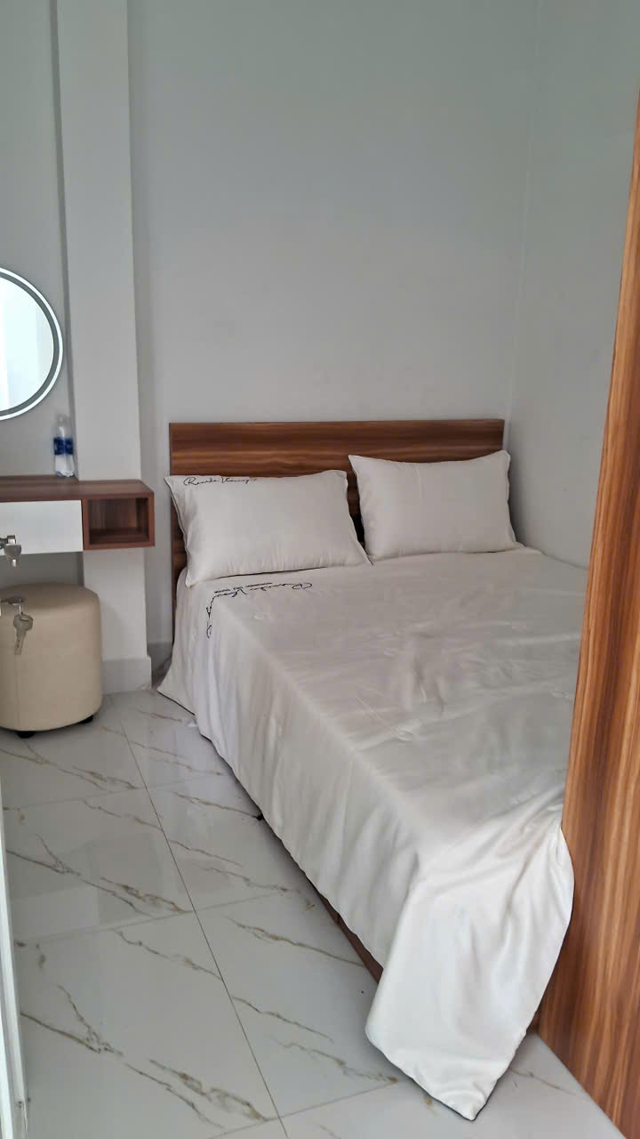 NHÀ ĐẸP HẺM XE HƠI VÀO TẬN NHÀ – SÁT MẶT TIỀN LÊ VĂN KHƯƠNG – DT 68m2 – 3 TẦNG – ĐẦY ĐỦ TIỆN ÍCH, CHỈ CÓ 5.3 TỶ