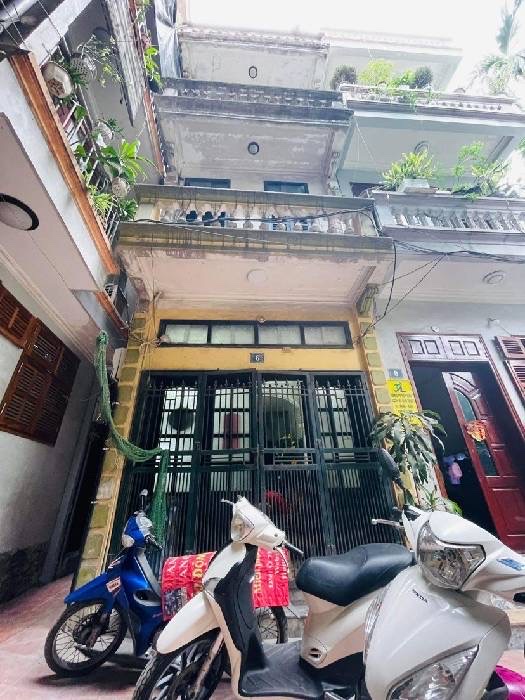 Nhà tại Trương Định mặt tiền rộng rãi