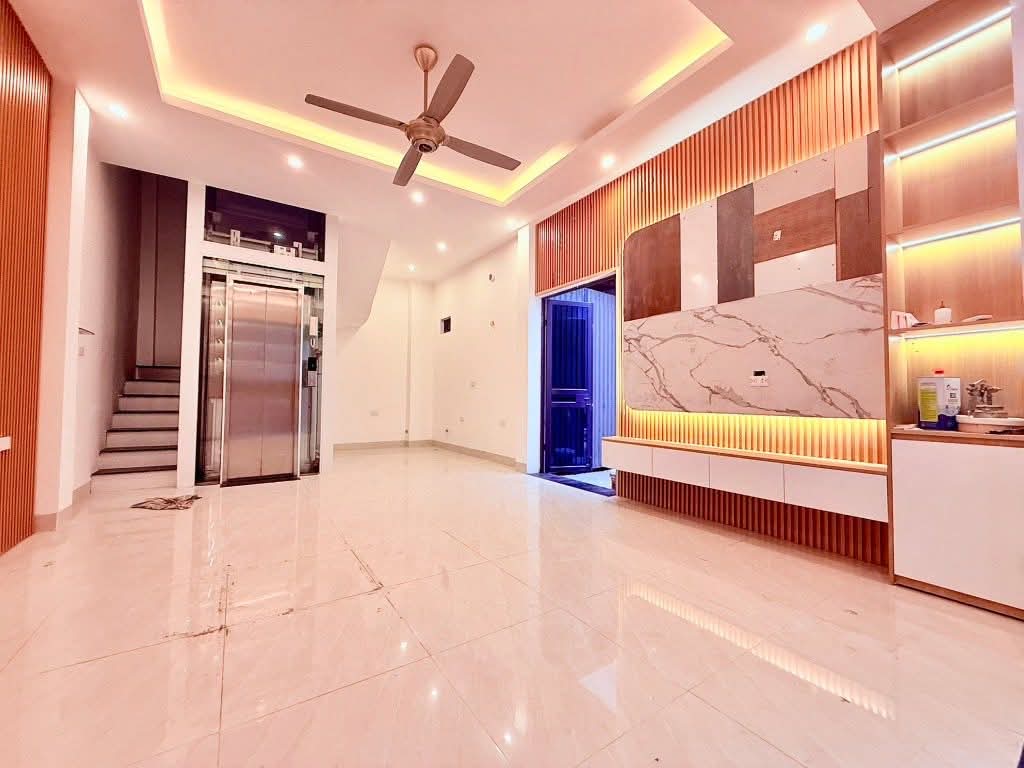SIÊU PHẨM PHỐ LỤA HÀ ĐÔNG - FULL NỘI THẤT - LÔ GÓC THOÁNH SÁNG - THANG MÁY VI VU