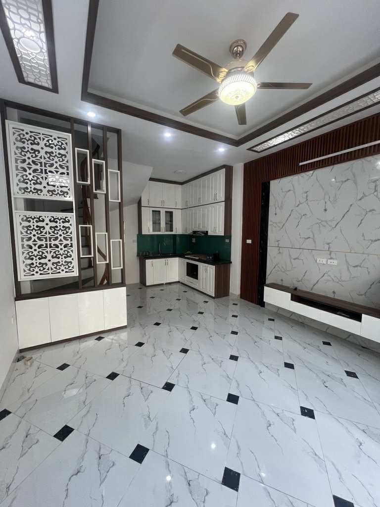 Bán nhà Tư Đình,Long Biên 45m2 x 5 tầng giá 7.2 tỷ.Có thương lượng