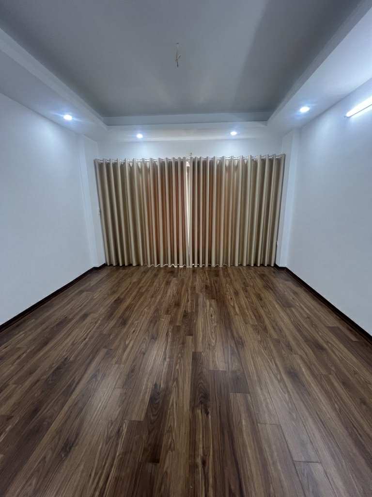 Bán nhà Tư Đình,Long Biên 45m2 x 5 tầng giá 7.2 tỷ.Có thương lượng