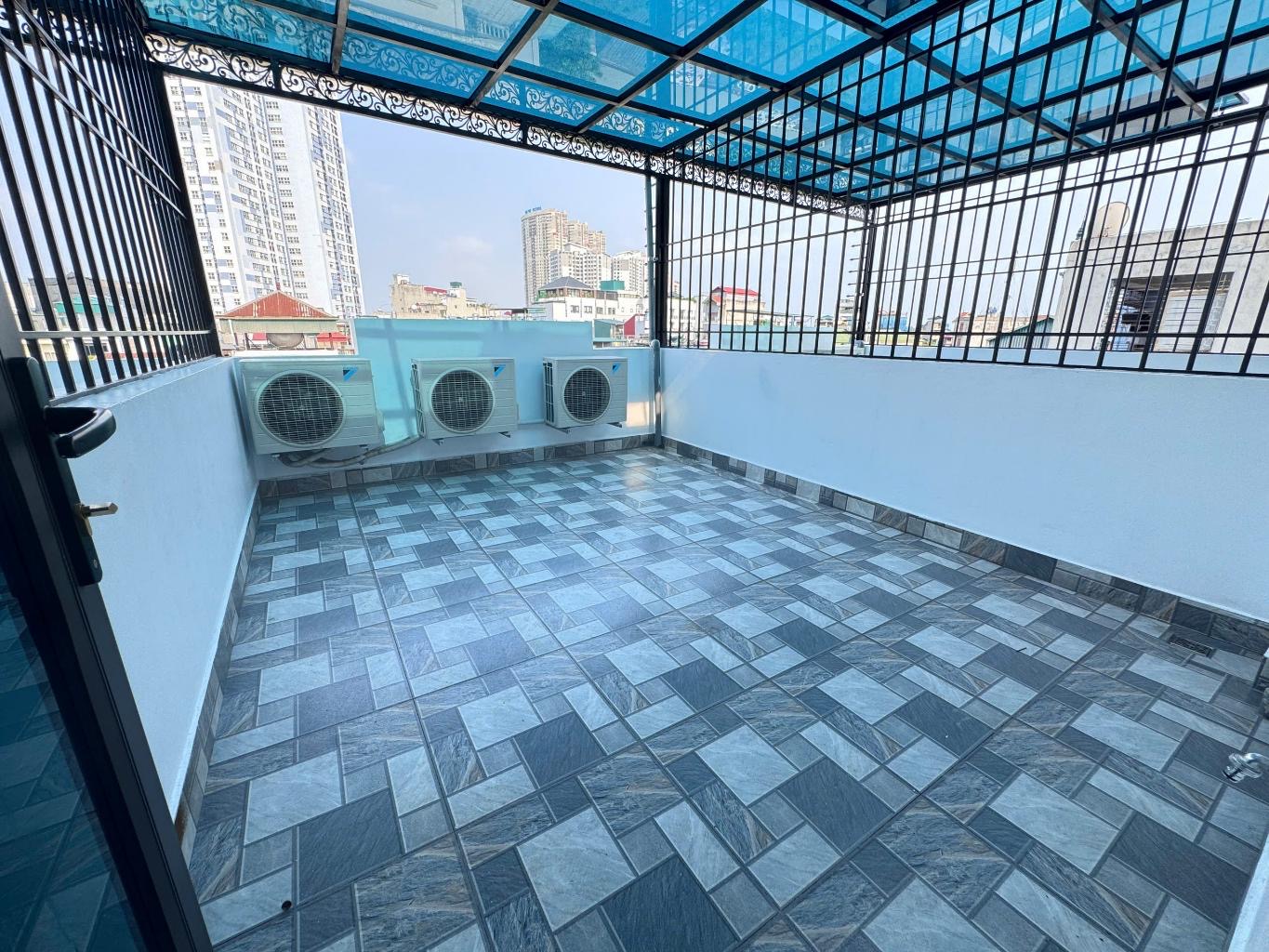 BÁN NHÀ PHÂN LÔ NGÕ ĐẸP, VÀI BƯỚC CHAN RA MẶT PHỐ, GIÁ TỐT NHẤT LA KHÊ-HÀ ĐÔNG