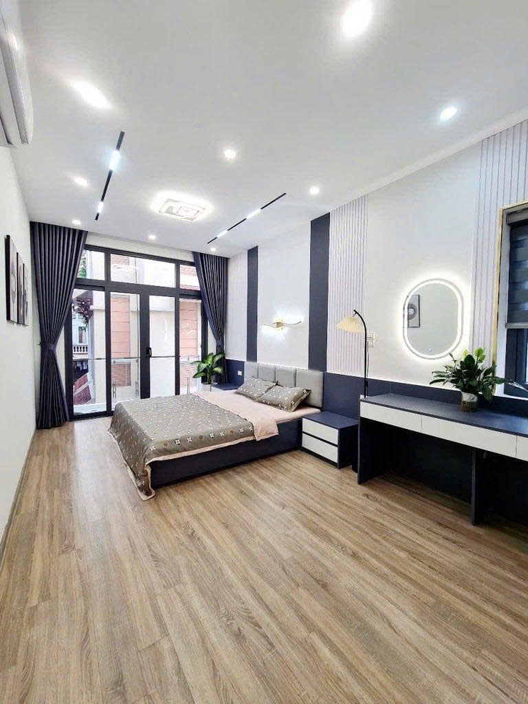 MỚI 4 TẦNG ĐẸP LUNG LINH - TẶNG FULL NỘI THẤT - CHỈ VIỆC XÁCH VALI VỀ Ở