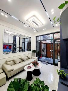 MỚI 4 TẦNG ĐẸP LUNG LINH - TẶNG FULL NỘI THẤT - CHỈ VIỆC XÁCH VALI VỀ Ở