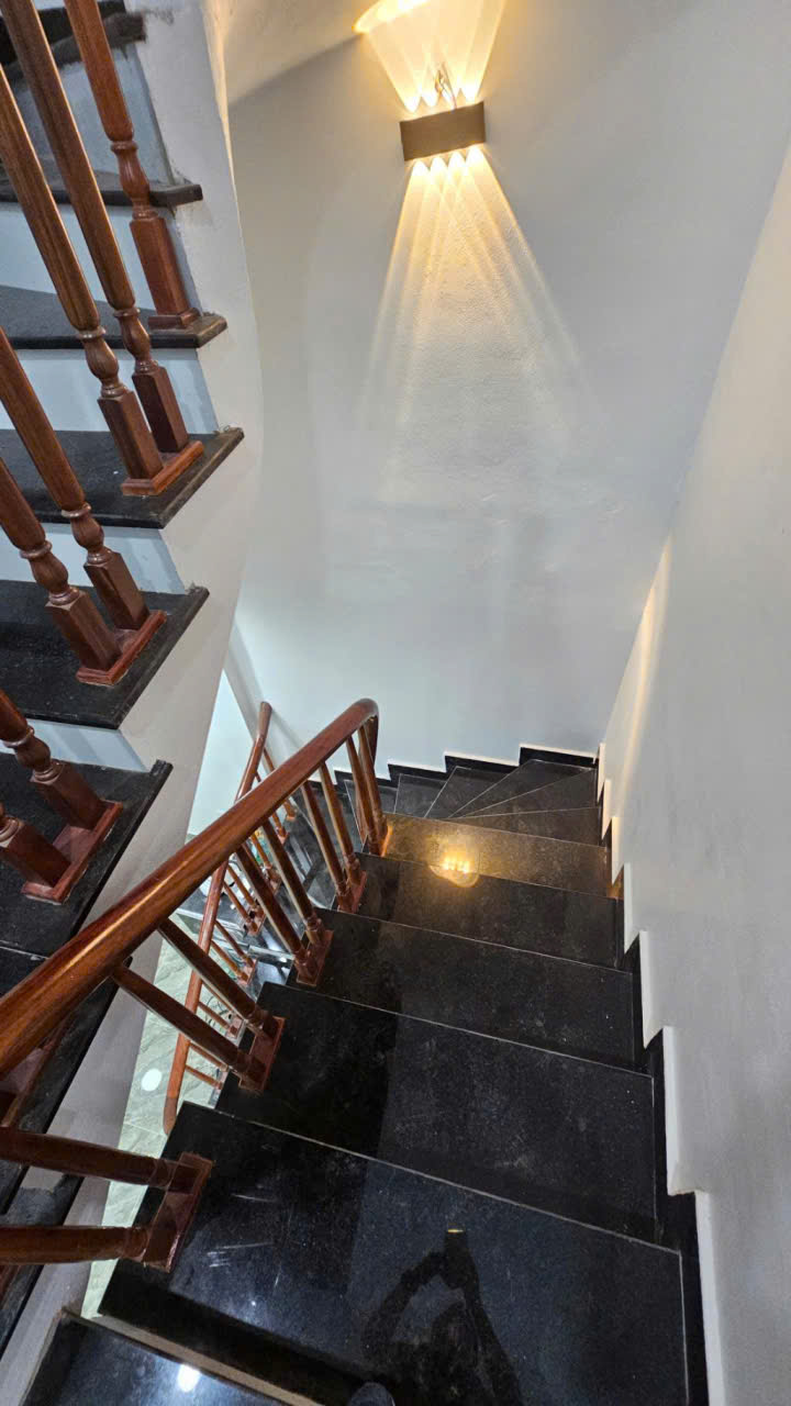 BÁN NHÀ HOÀNG MAI, LÔ GÓC, NGÕ TO, 60 M2, 3 TẦNG, 4,5 TỶ, 5 PHÚT RA MAI ĐỘNG