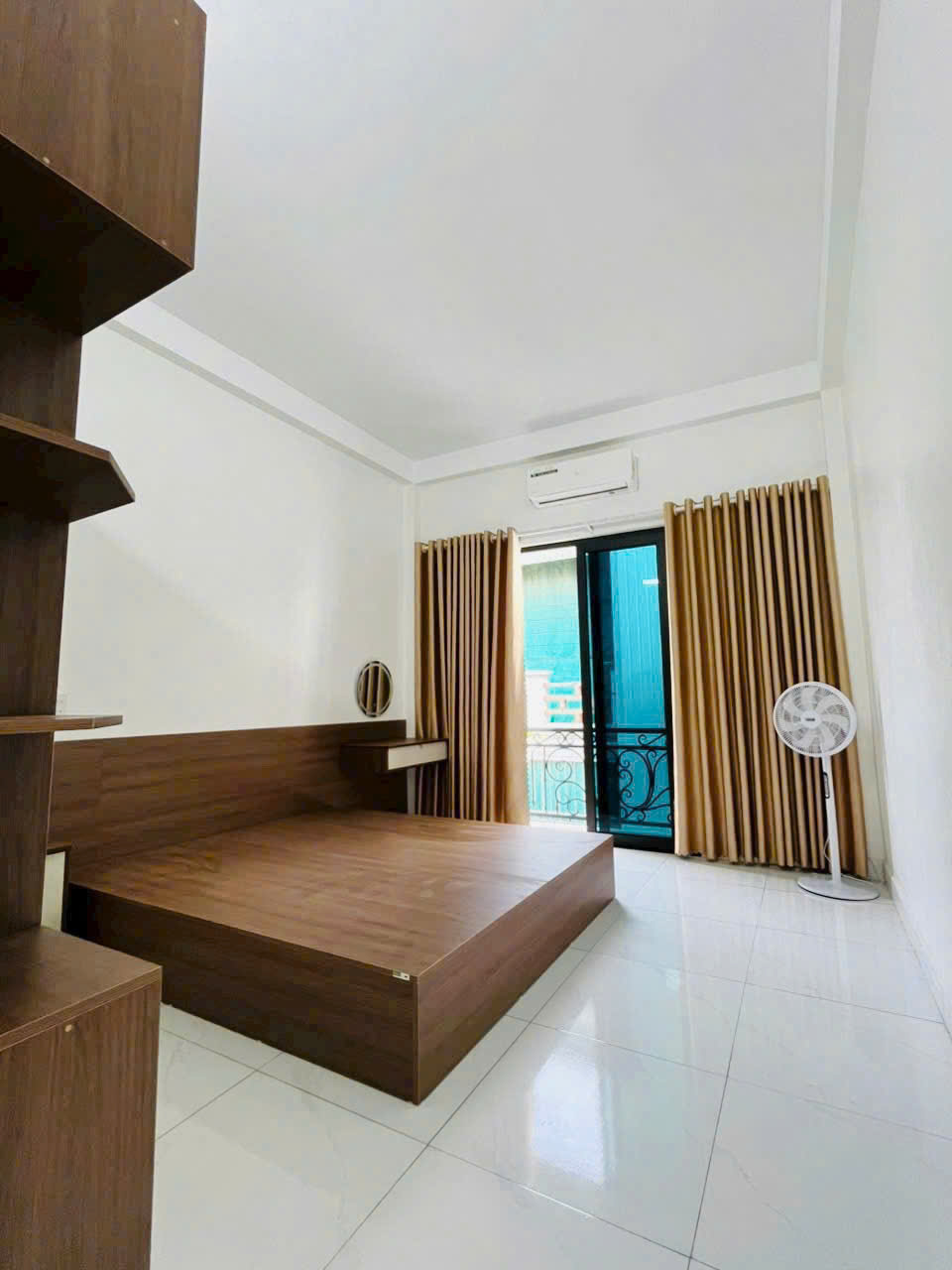 B,án gấp Hoàng - Mai, 35 m2, 5 tầng thiết kế hiện đại, ngõ thông kinh doanh, 5,5 tỷ