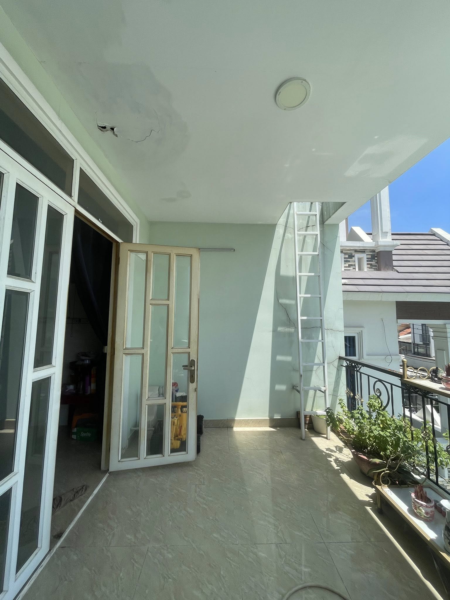 MẶT TIỀN KINH DOANH THÔNG LÊ VĂN VIỆT - ĐÌNH PHONG PHÚ