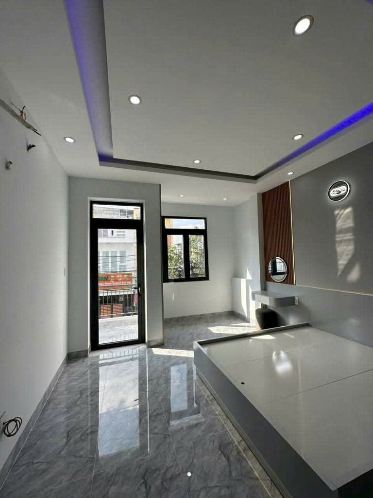 Nhà 5 tầng đẹp không tì vết, Chiến Lược, Bình Tân Chỉ 8 tỷ