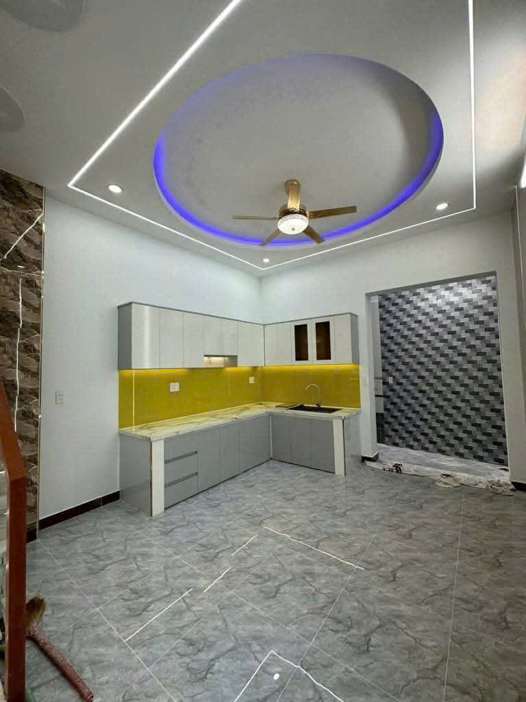 Nhà 5 tầng đẹp không tì vết, Chiến Lược, Bình Tân Chỉ 8 tỷ