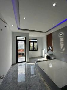 Nhà 5 tầng đẹp không tì vết, Chiến Lược, Bình Tân Chỉ 8 tỷ