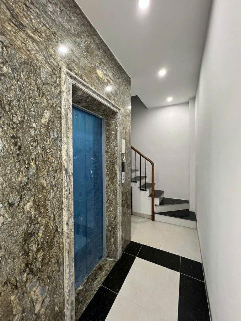 BÁN NHÀ THANH XUÂN: KHỦNG GIẢM CHÀO 500 TRIỆU - THANG MÁY - NỞ HẬU - CÁCH Ô TÔ 10M