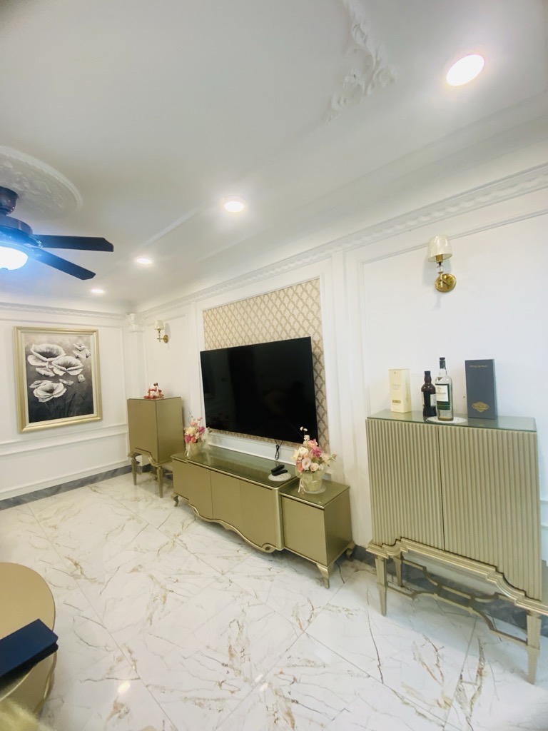 Nhà đẹp hoàng hoa thám