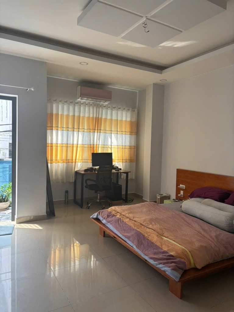 Bán nhà Đường Phạm hữu lầu , phường phú mỹ , quận 7
