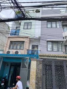 Bán nhà Đường Phạm hữu lầu , phường phú mỹ , quận 7