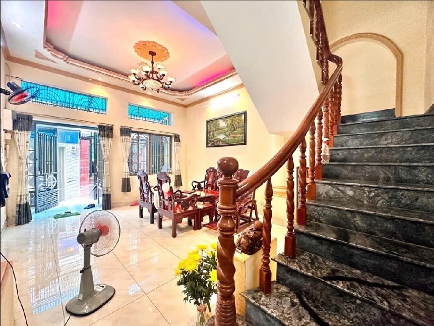 Bán nhà hẻm CMT8,Q10