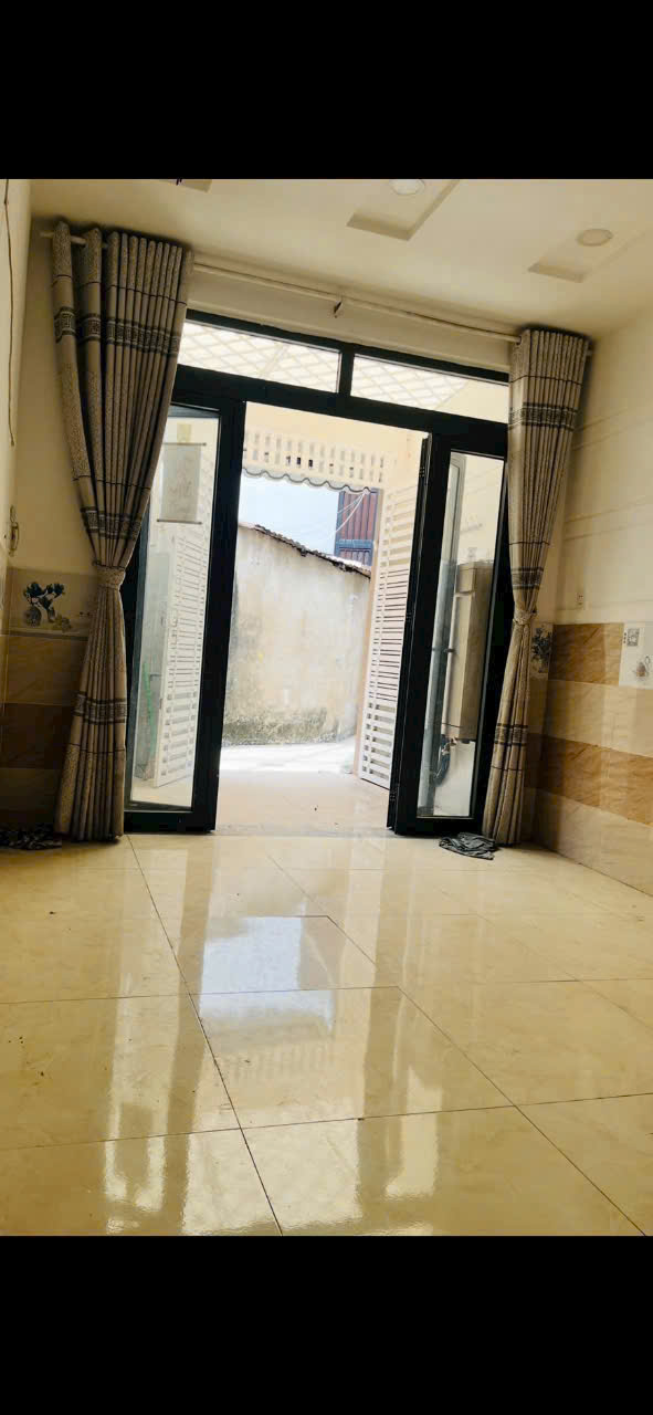 Bán nhà hẻm 1014/ CMT8, phường 5, 3x12m (NH 5.7), 1 lầu đúc, giá 4.8 tỷ TL