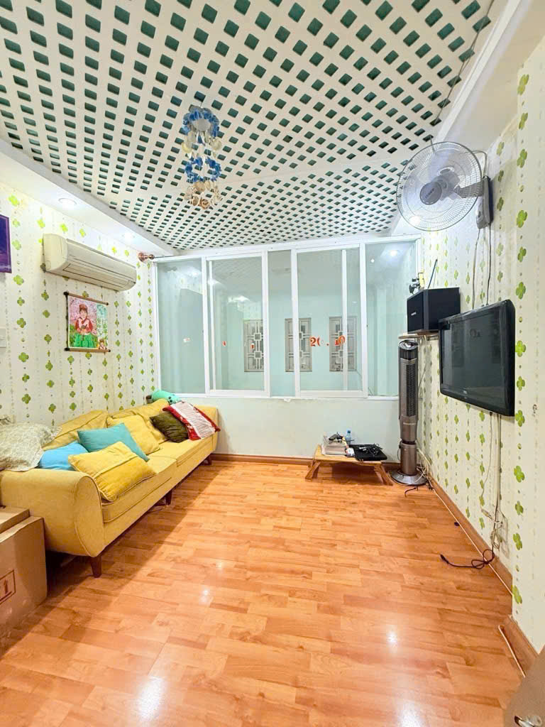 Bán nhà đường Bành Văn Trân, 3.2x9m, 4 tầng, giá 5.4 tỷ TL