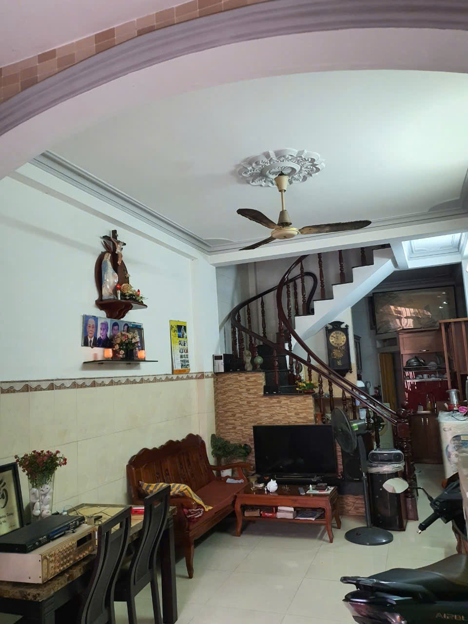 Bán nhà 37m2 Đất Thánh,p6, 3 lầu, giá 5.9 tỷ