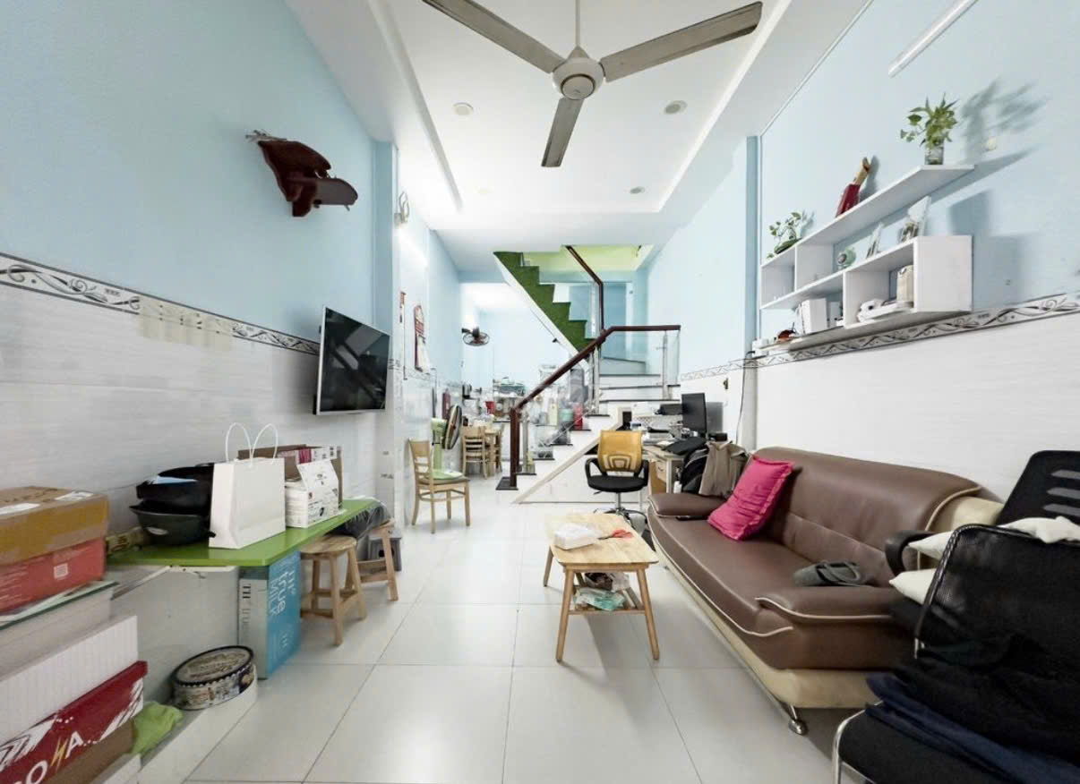 Bán nhà hẻm 3m Đất Thánh, 3.2x11m, 1 lầu, nhà đẹp ở liền, giá 5.2 tỷ TL