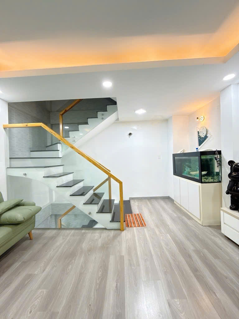 Bán nhà hẻm 958/ Lạc Long Quân, phường Tân Hòa, 4.5x7.5, 4 tầng, 5.85 tỷ TL