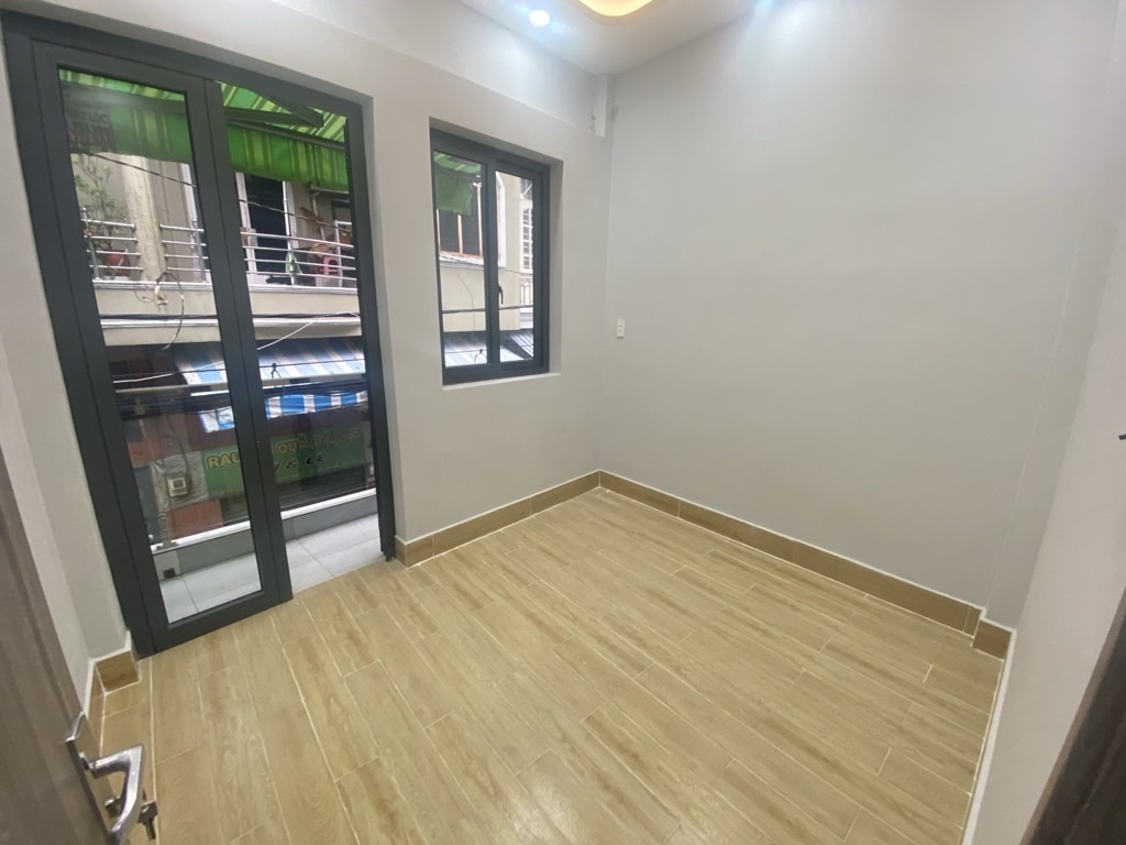 Bán nhà MTKD 373 Lý Thường Kiệt, 3.5x7.5m, 2 lầu, 3pn giá 5.8 tỷ TL