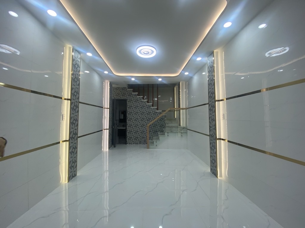 Bán nhà MTKD 373 Lý Thường Kiệt, 3.5x7.5m, 2 lầu, 3pn giá 5.8 tỷ TL