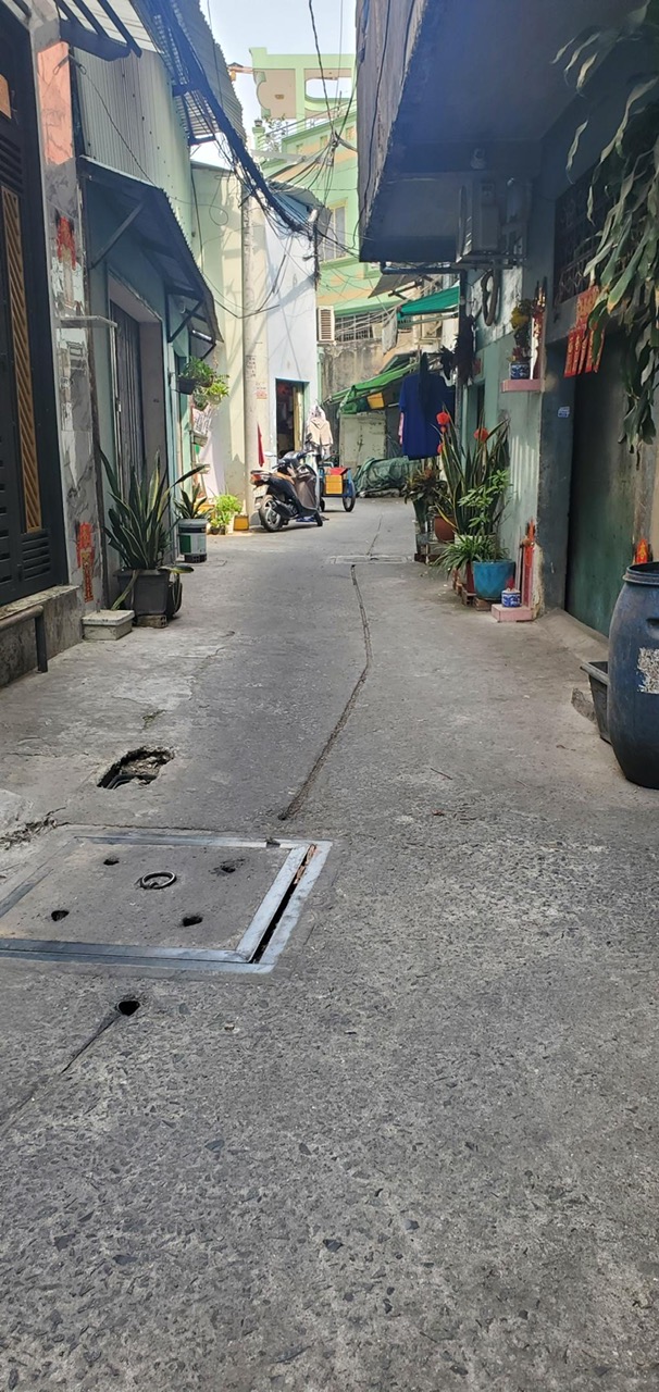 Bán nhà hẻm 58/ Âu Cơ, phường Tân Hòa, 3.2x10m, 5 tầng, giá bán 5.3 tỷ TL