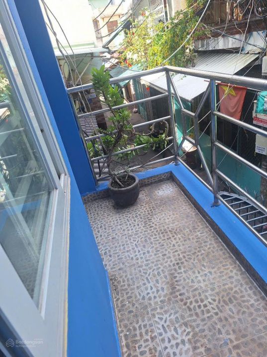 Bán nhà 737/82 Lạc Long Quân, 42m2, 1 lầu, hẻm thông giá chỉ 3.99 tỷ