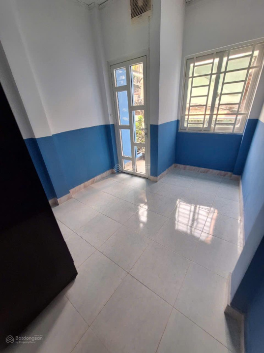 Bán nhà 737/82 Lạc Long Quân, 42m2, 1 lầu, hẻm thông giá chỉ 3.99 tỷ