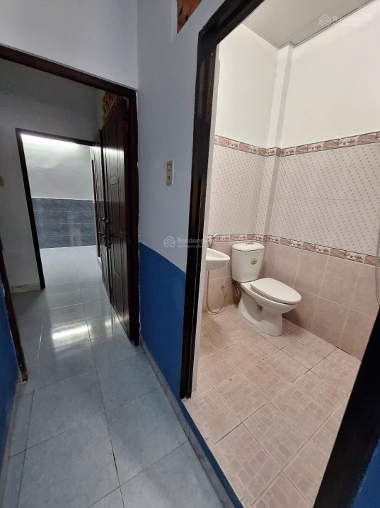 Bán nhà 737/82 Lạc Long Quân, 42m2, 1 lầu, hẻm thông giá chỉ 3.99 tỷ