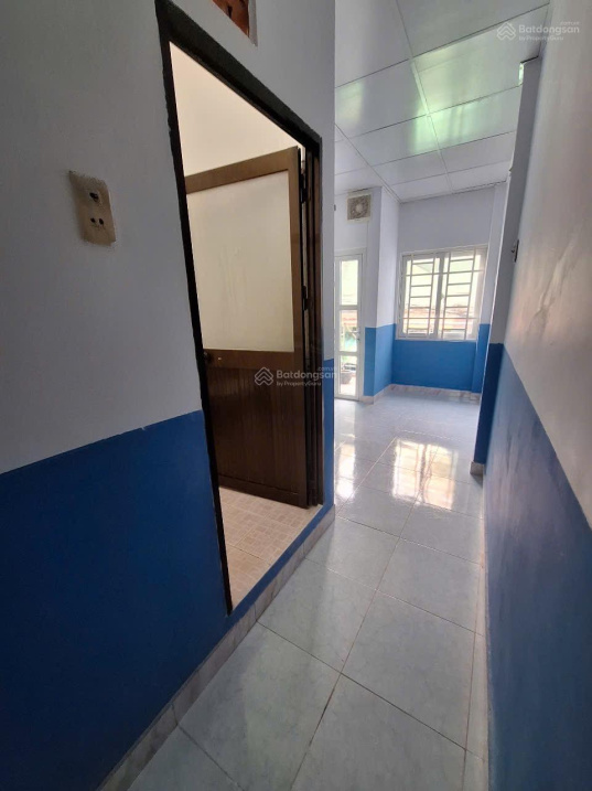 Bán nhà 737/82 Lạc Long Quân, 42m2, 1 lầu, hẻm thông giá chỉ 3.99 tỷ
